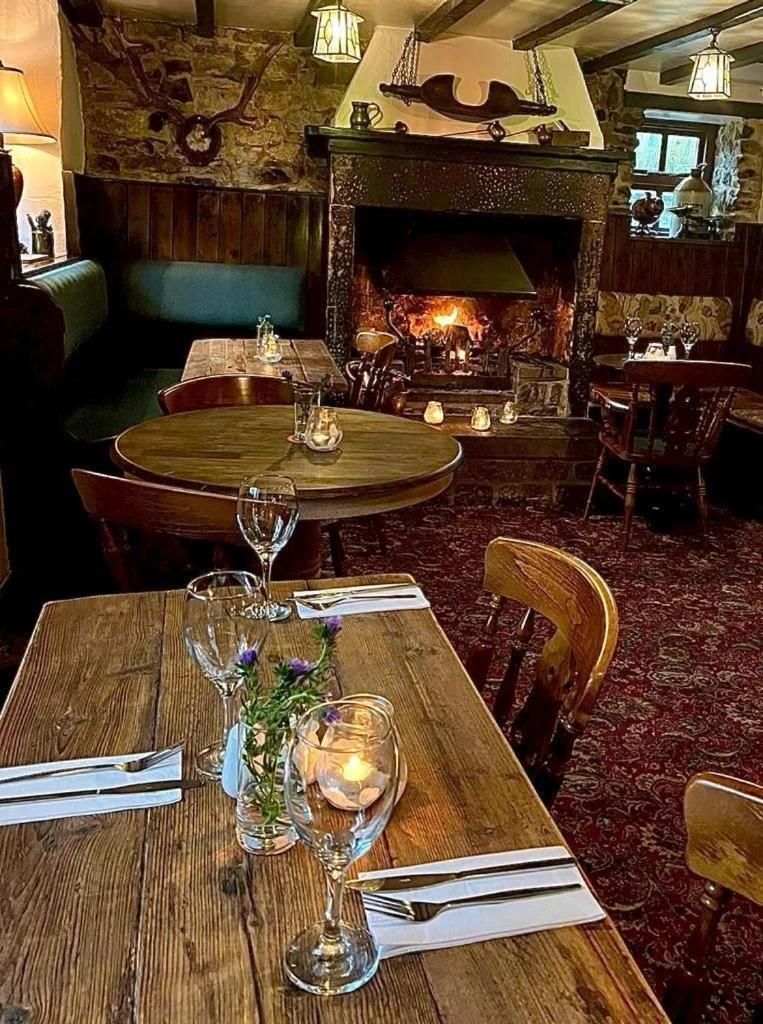 Farmyard Inn Youlgreave Exterior foto